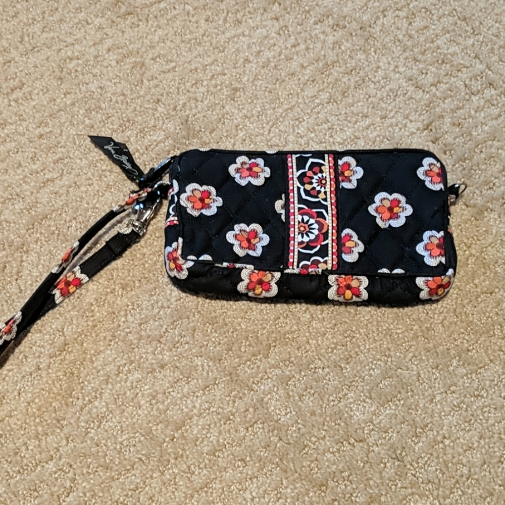 NWOT Vera Bradley Wristlet Tech Case in Pirouette